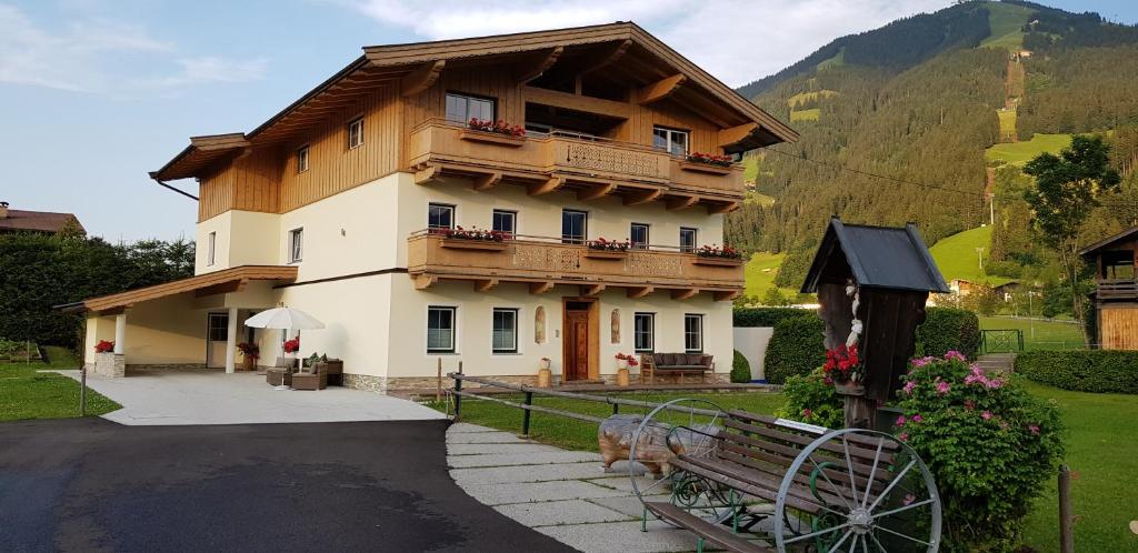 Výhľad na hory alebo výhľad na hory priamo z apartmánu