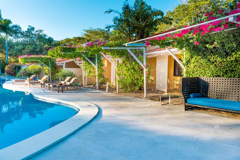 Bazén v ubytování Seis Playas Hotel nebo v jeho okolí