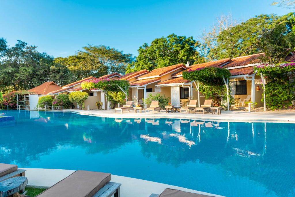 Bazén v ubytování Seis Playas Hotel nebo v jeho okolí