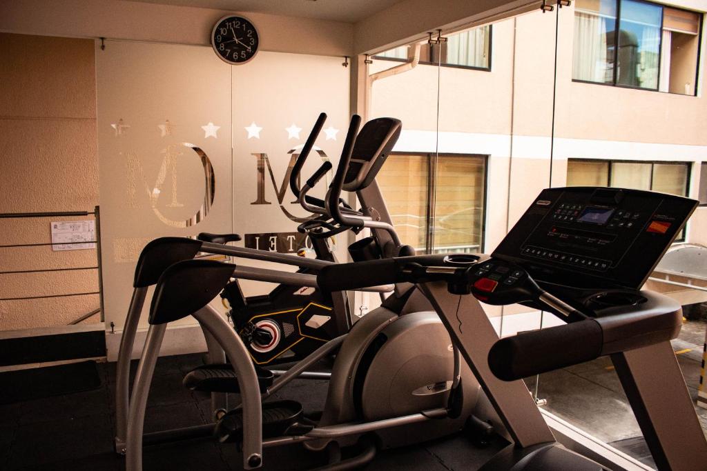 Fitness centrum a/nebo fitness zařízení v ubytování Hotel Carolina Montecarlo