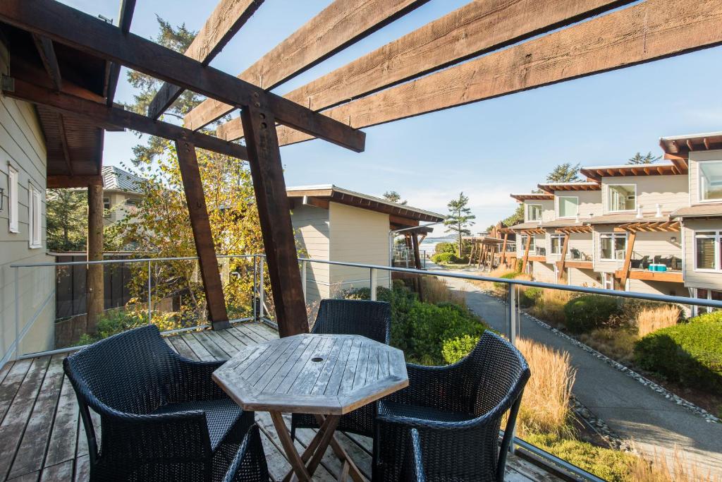 Balkón nebo terasa v ubytování Cox Bay Beach Resort