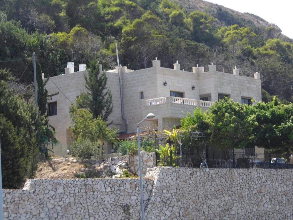 נוף הרים כללי או נוף הרים שצולם מבית ההארחה