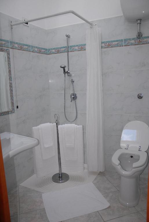 A bathroom at Il Cinghialetto