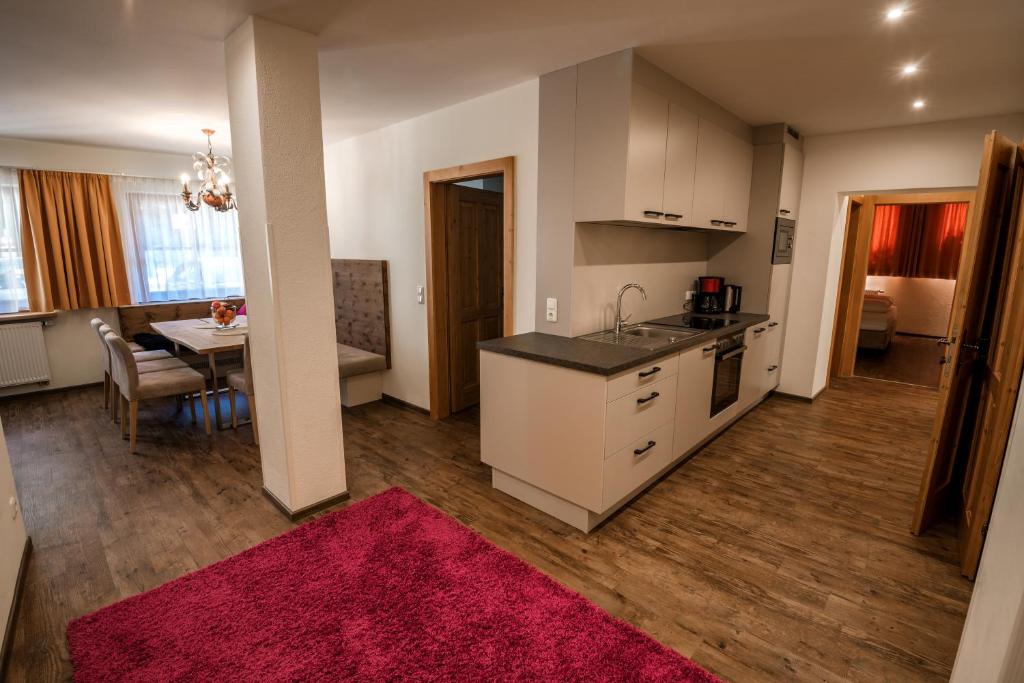 Kuchyňa alebo kuchynka v ubytovaní Hotel-Appartement Ferienhof