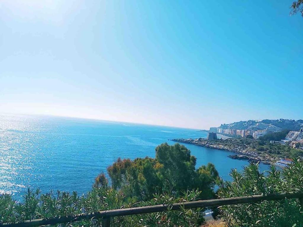 Fotografie z fotogalerie ubytování M&A Apartamento de Playa con Garaje v destinaci Almuñécar