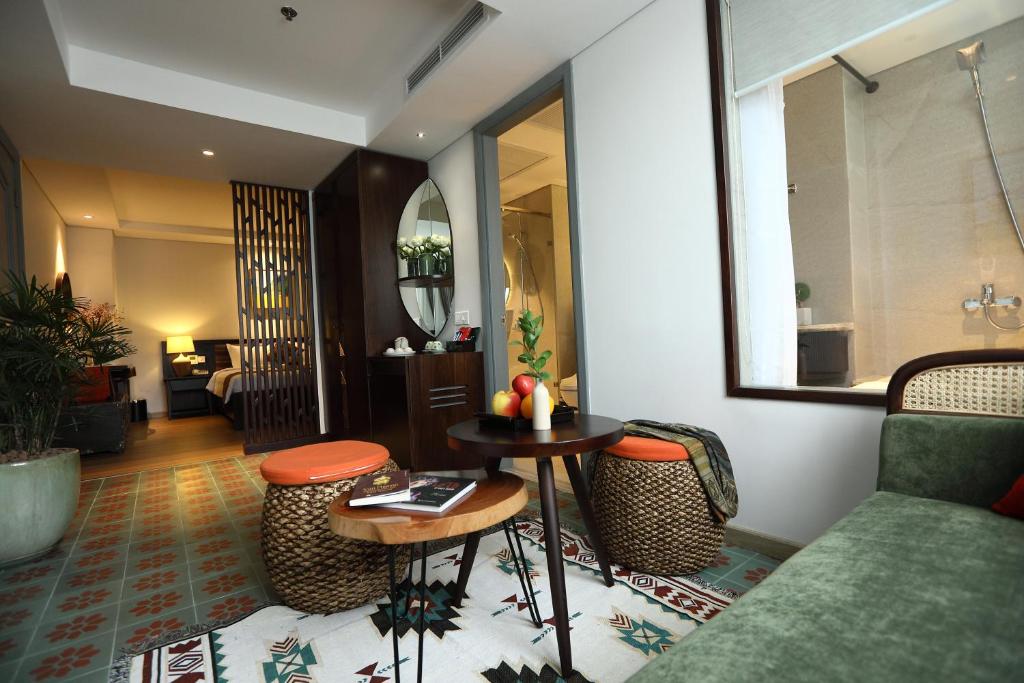 Phòng Suite Giường Đôi/2 Giường Đơn Nhìn Ra Thành Phố + Trà Chiều Trên Sân Thượng