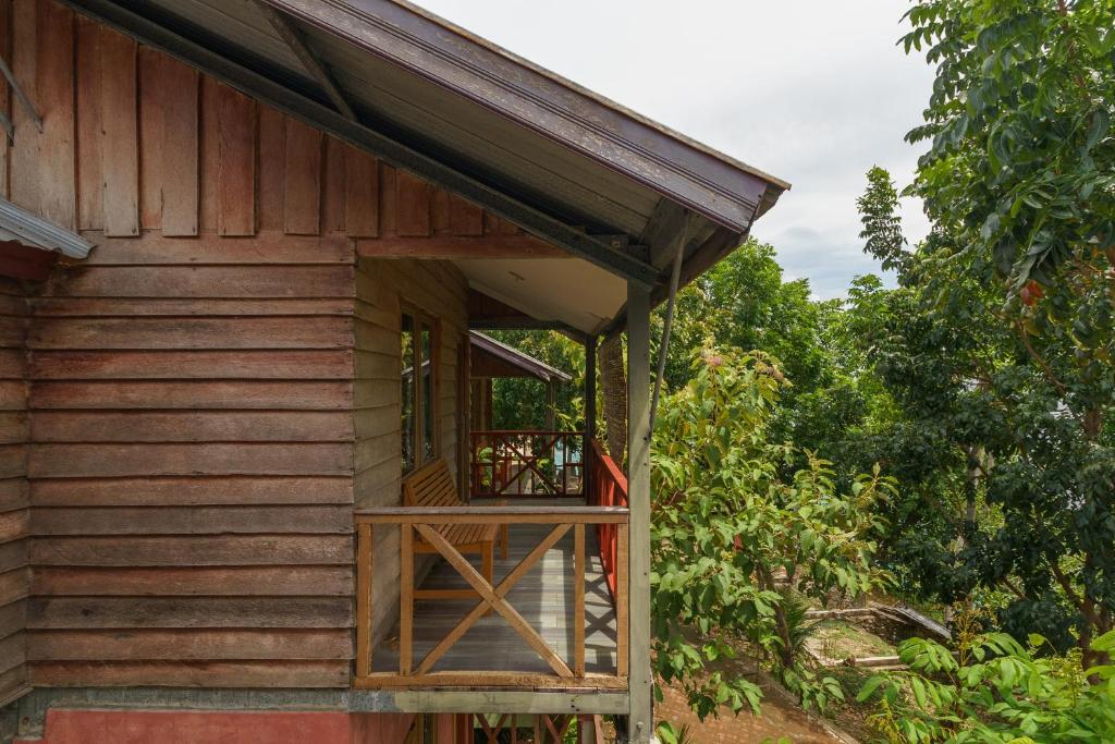 Zahrada ubytování RedDoorz Syariah at Sumur Tiga Beach Sabang Aceh