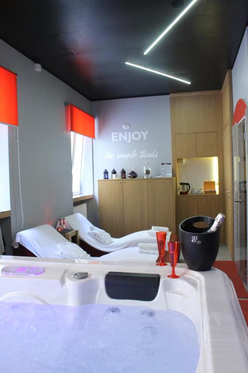 Postel nebo postele na pokoji v ubytování Hotel Gran Sasso & SPA