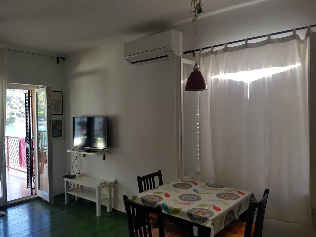 TV a/nebo společenská místnost v ubytování Grebaville Apartment