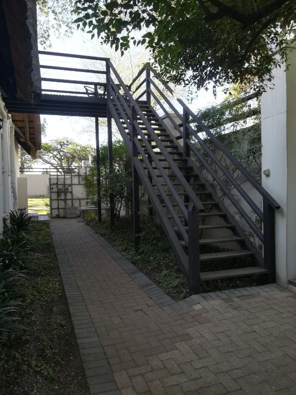 Buller's Rest Guest Lodge - Luxus -Loft -Raum