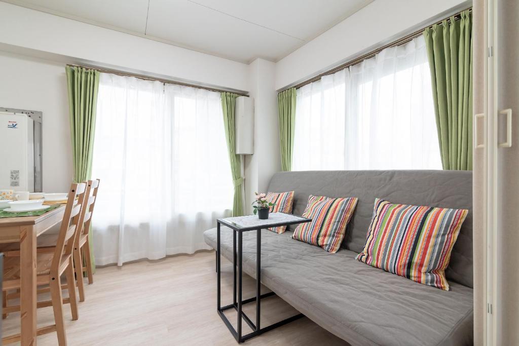 Posezení v ubytování Uhome Iriya Apartment