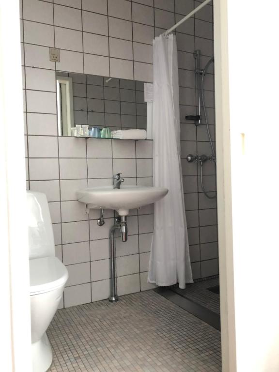 Koupelna v ubytování Ølsted Kro