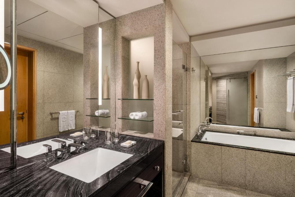 Shangri-La Dubai - Deluxe Twin Room With Sea View