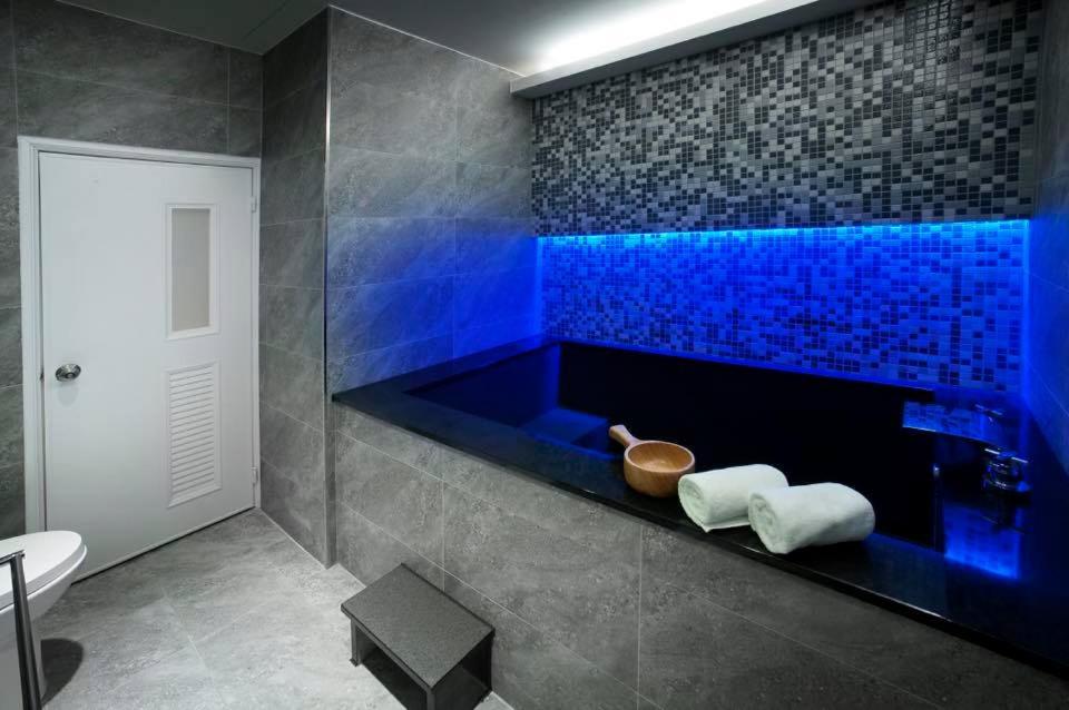 Koupelna v ubytování Two Fukun Hotel