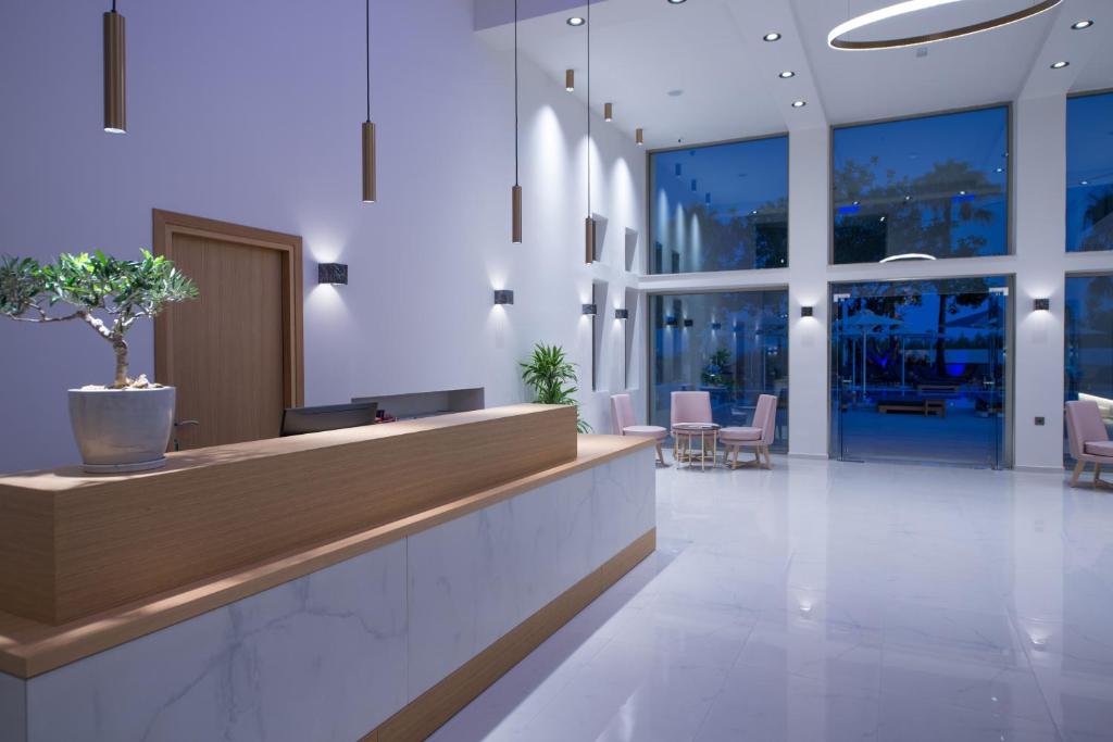Fotografie z fotogalerie ubytování Imperial Palace Adults Only v destinaci Adelianos Kampos