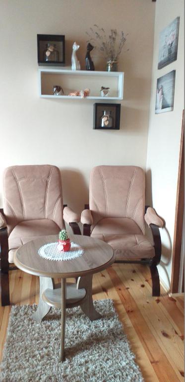 Posedenie v ubytovaní Apartamenty Przy Farze