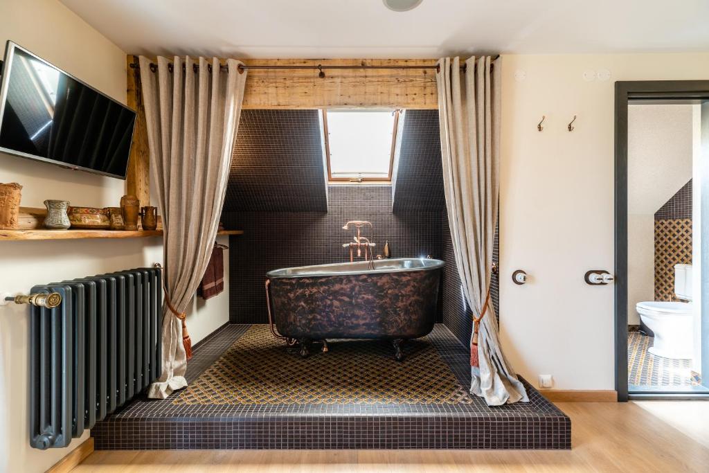 Boutique Hotel Bersas - Двухместный номер люкс с ванной