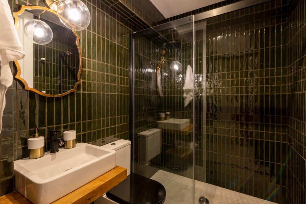 Ванная комната в Safari AC by Staynnapartments