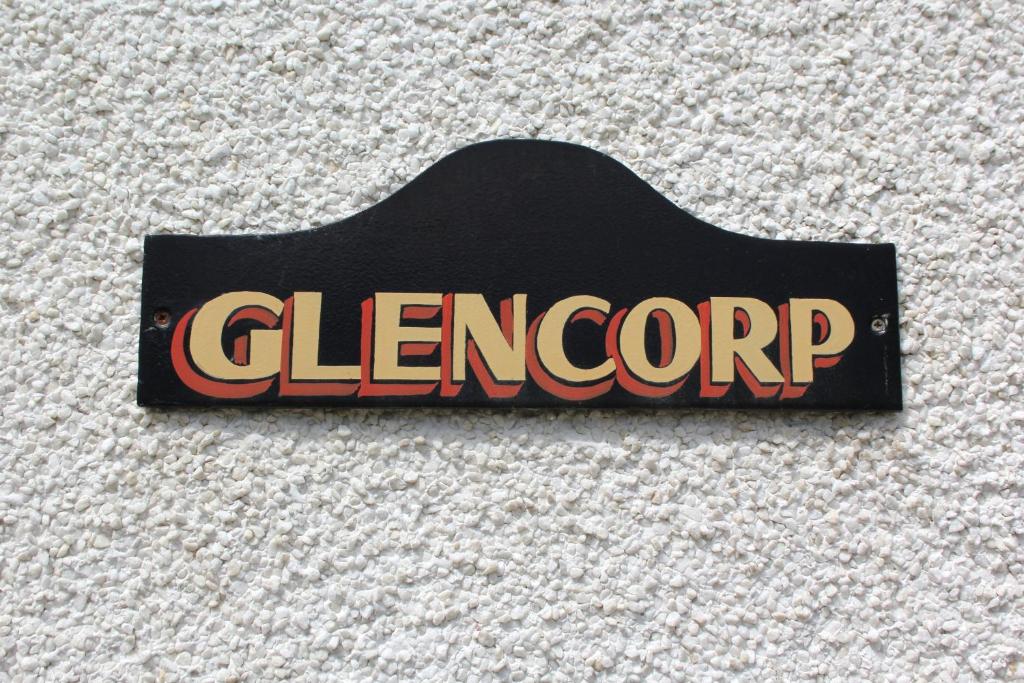 Mullarts Church Apartments - The Glencorp Apartment - One-Bedroom Apartment