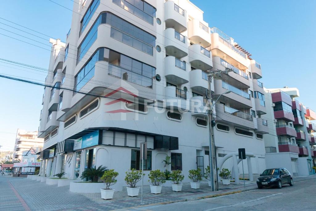  LA040E - Apartamento em Bombas