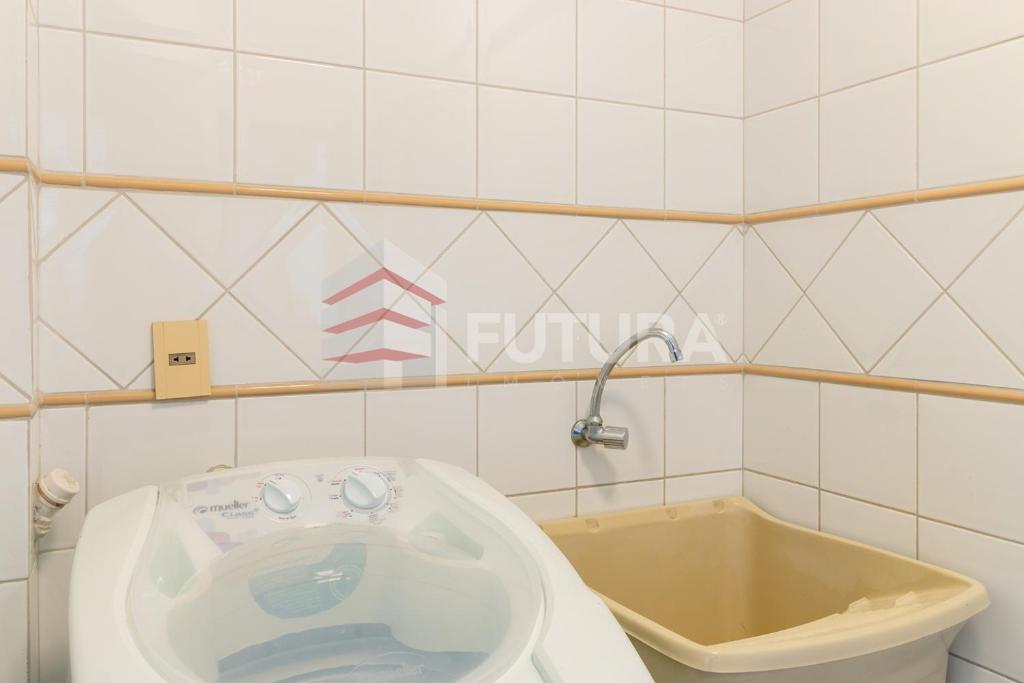  LA040E - Apartamento em Bombas