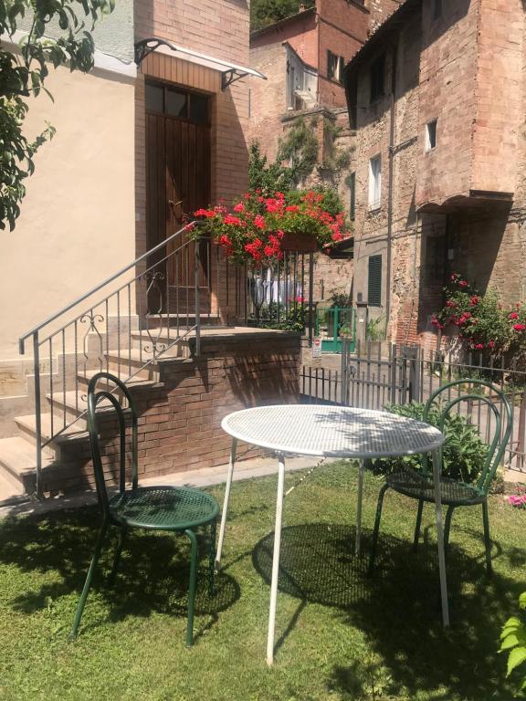Vonkajšia záhrada v ubytovaní To dream in Siena