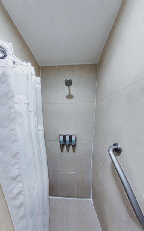 Koupelna v ubytování Excellence Express & Suites