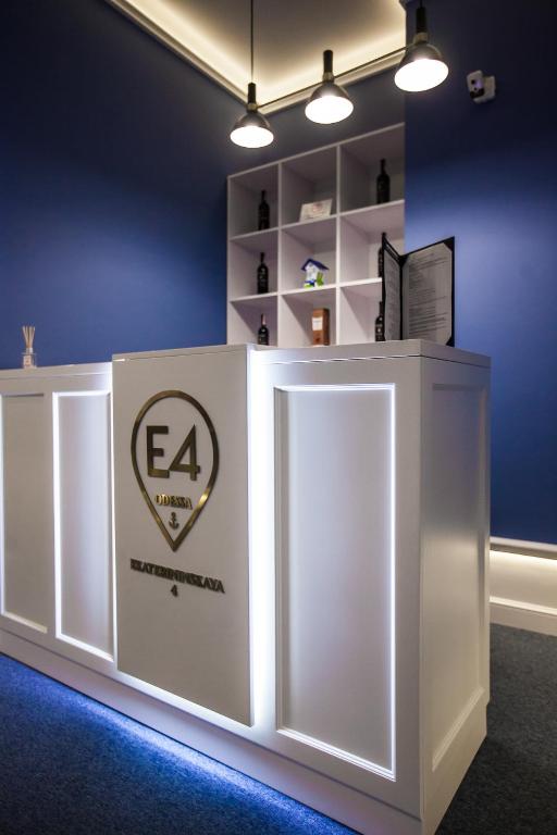 Certifikát, hodnocení, plakát nebo jiný dokument vystavený v ubytování E4 Hotel