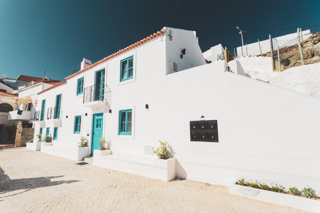 Azenhas do Mar West Coast Design and Surf Villas - 18