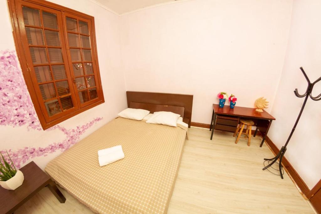  OBA 18 - QUARTO CASAL no BAIRRO DA LIBERDADE