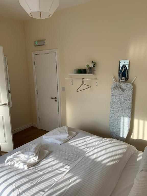 Smeaton serviced Accommodation - Double Room With Private Bathroom