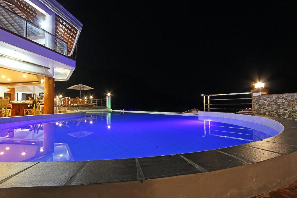 Bazén v ubytování The Nest El Nido Beach Resort nebo v jeho okolí