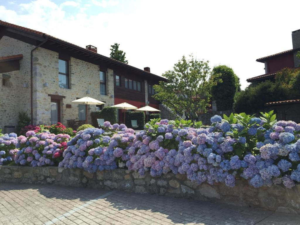 Zahrada ubytování Apartamentos El Hospital de Villahormes