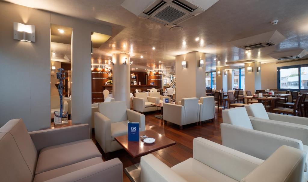 A seating area at Hotel MS Maestranza Málaga