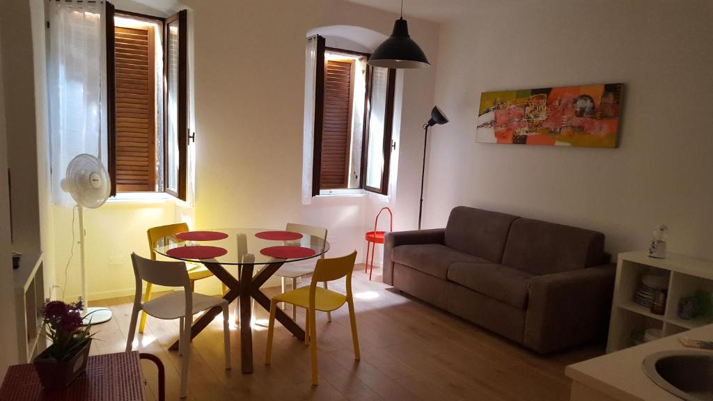 Część wypoczynkowa w obiekcie Appartamento Sunrise - Centro Storico N1