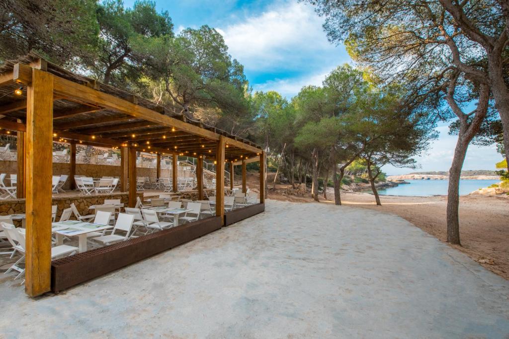 Booking.com: Hotel Iberostar Club Cala Barca All Inclusive ...