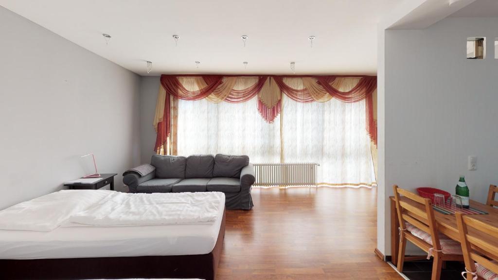 Aurora Apartments - Apartment 2