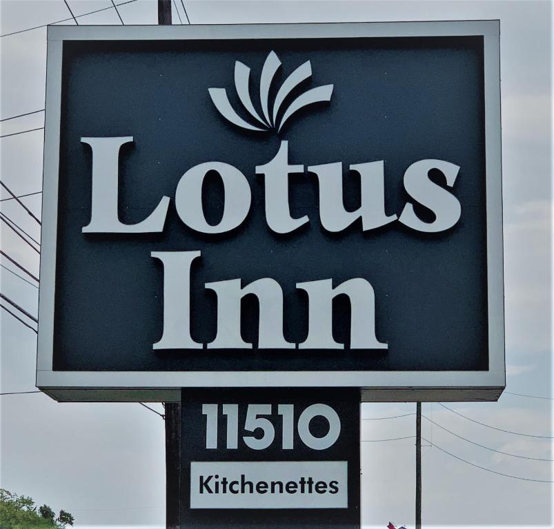 un signo de latiniminiciaminicinic istg en LOTUS INN en Houston