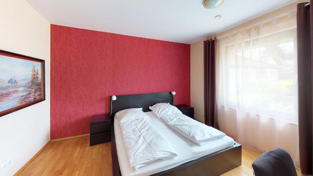 Aurora Apartments - Two-Bedroom Apartment