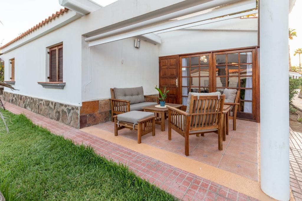 Część wypoczynkowa w obiekcie Flatguest Villa Yaiza