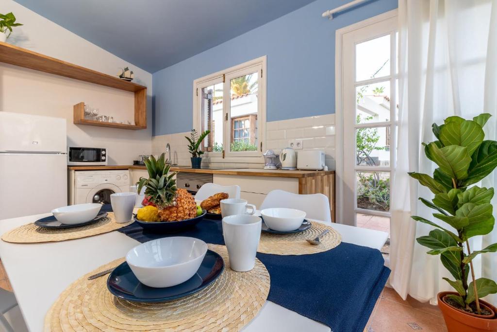 Kuchnia lub aneks kuchenny w obiekcie Flatguest Villa Yaiza