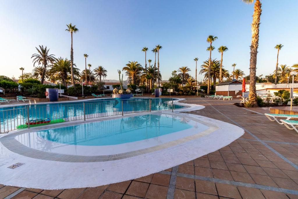 Basen w obiekcie Flatguest Villa Yaiza lub w pobliżu