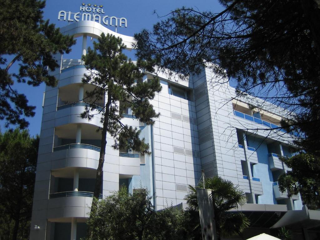 The building in which a szállodákat is located