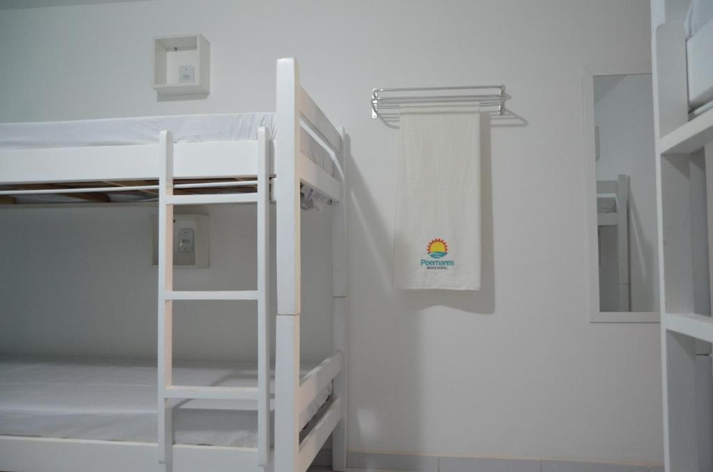  Poemares Beach Hostel