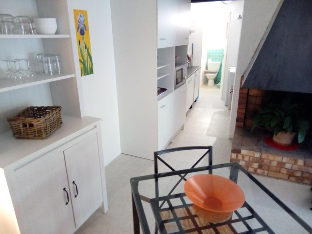 Kuchyň nebo kuchyňský kout v ubytování Le Moulin Des Ocres