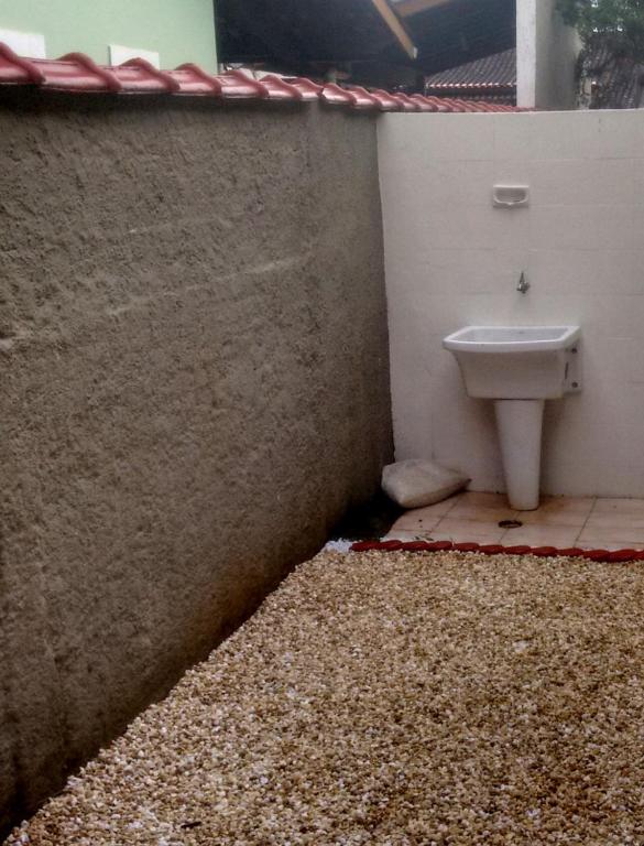  Casa Terrea com Piscina e Internet - Ar Opcional