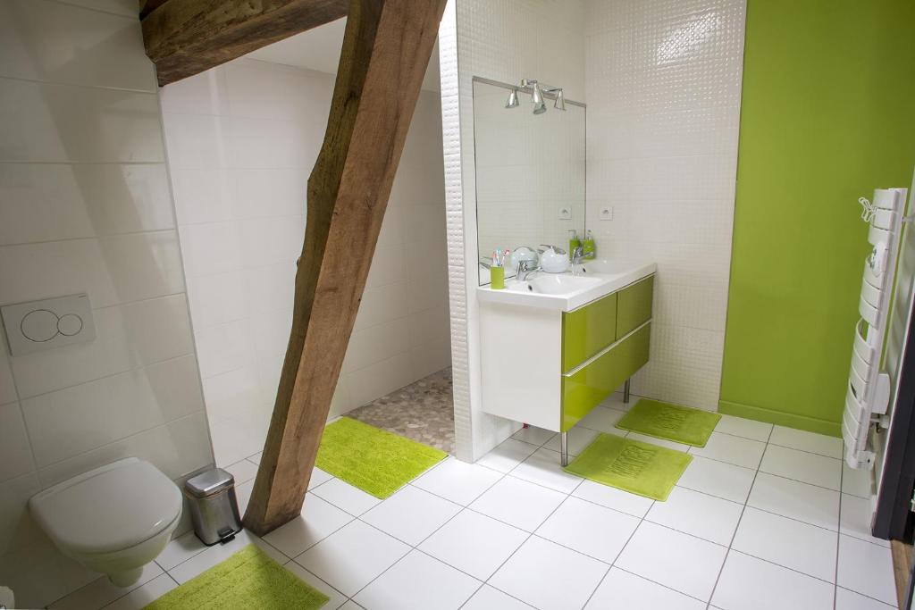 Koupelna v ubytování MAISON MAUPAS Chambre Rouge