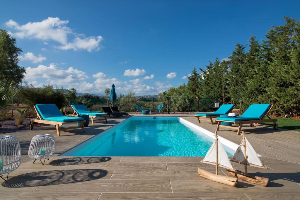 Kotinos Villa - 5BD Villa with Private Pool in Hersonissos