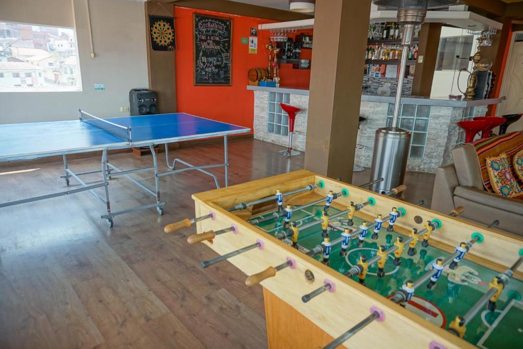Sadržaji za stoni tenis u ili blizu objekta Cuscopackers Hostels