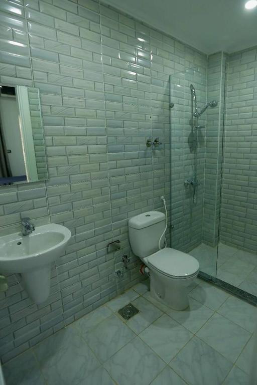 Koupelna v ubytování Azar Boutique Hotel